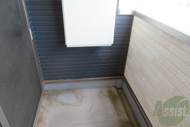 バルコニー　バルコニーがあります。洗濯物や布団を干せますよ。