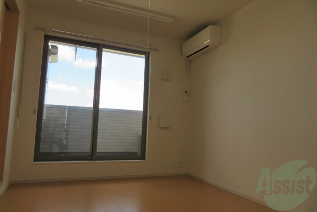 居室・リビング　リビングダイニングはこんな感じです。明るくていいですね。