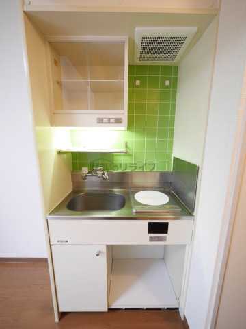 キッチン　※参考写真　反転タイプ（間取り）の写真となります。