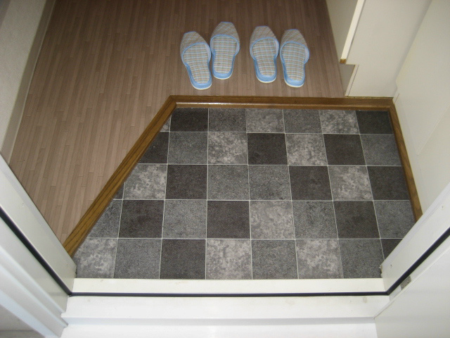 玄関　202号室のお部屋です