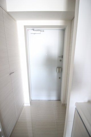 玄関　（別タイプ参考写真）リヴシティ王子弐番館　北区堀船2