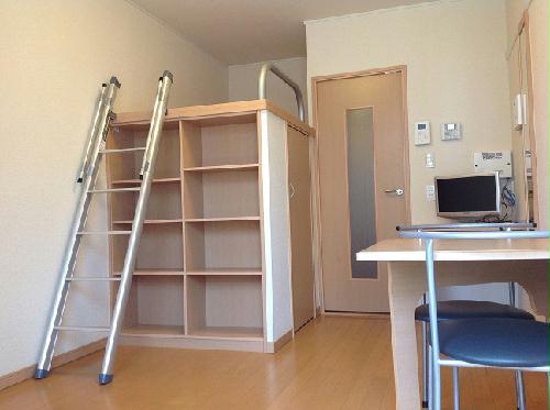 居室・リビング　1Fフローリング2Ｆ絨毯敷きとなります