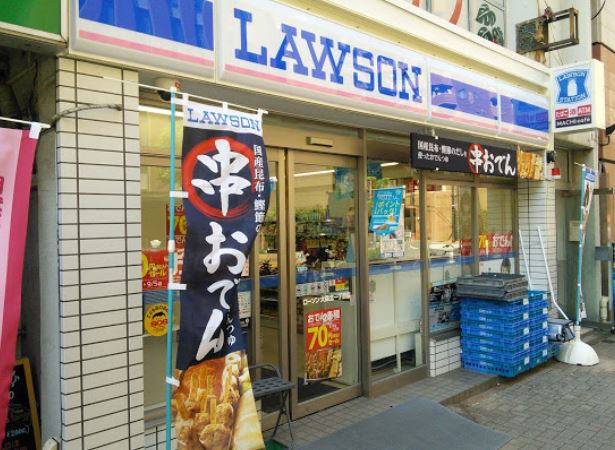 コンビニ　ローソン大森北一丁目店（コンビニ）まで135m