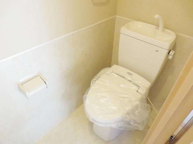 トイレ　★温水洗浄便座設置済み★