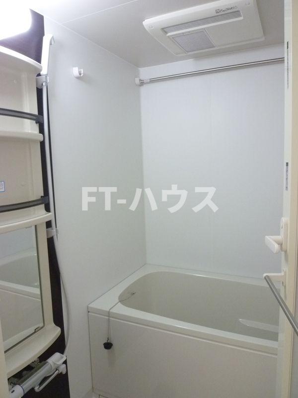 バス・シャワールーム　同タイプ室内