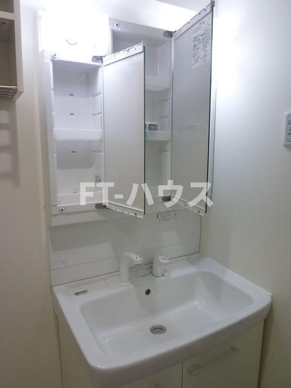 洗面設備　同タイプ室内