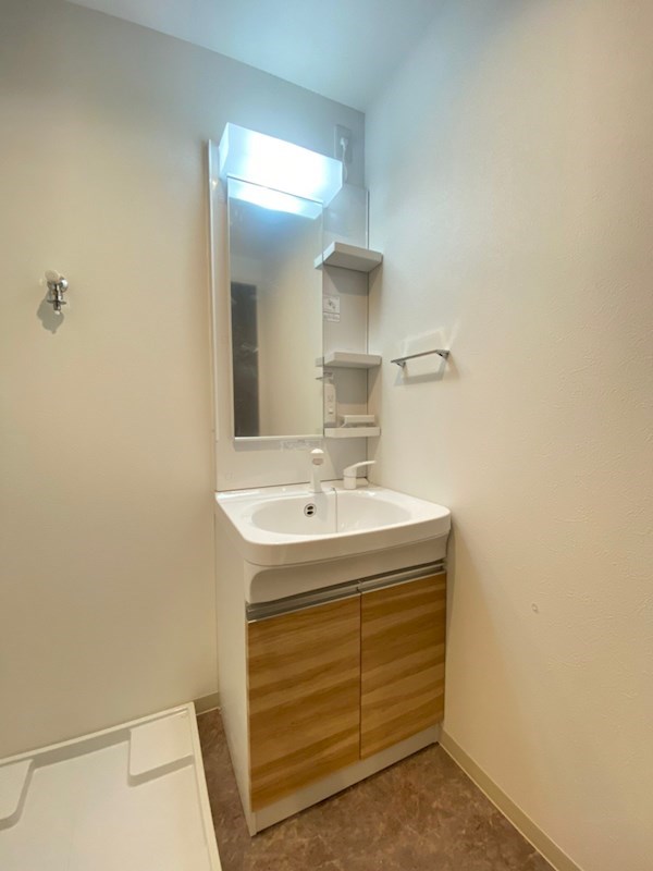 洗面設備　コンパクトで使いやすい洗面所