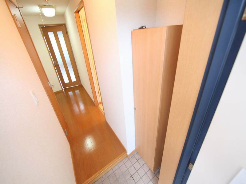玄関　玄関　シューズボックス付