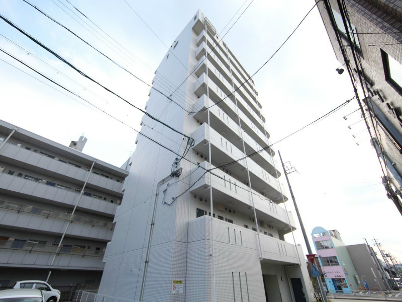 建物外観　外観　防犯カメラ付　オートロック　外壁タイル張り