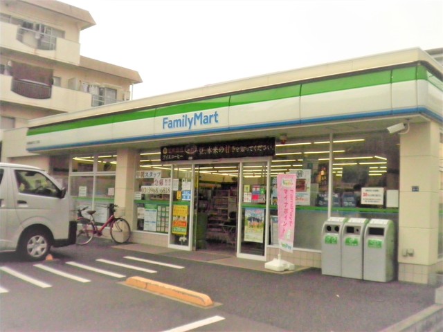 コンビニ　ファミリーマート板橋高島平七丁目店（コンビニ）まで60m