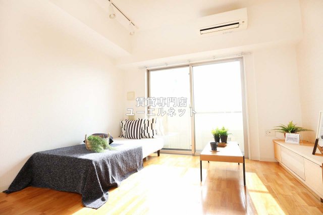 居室・リビング　ゆったりとくつろげる、落ち着きのある居室空間です