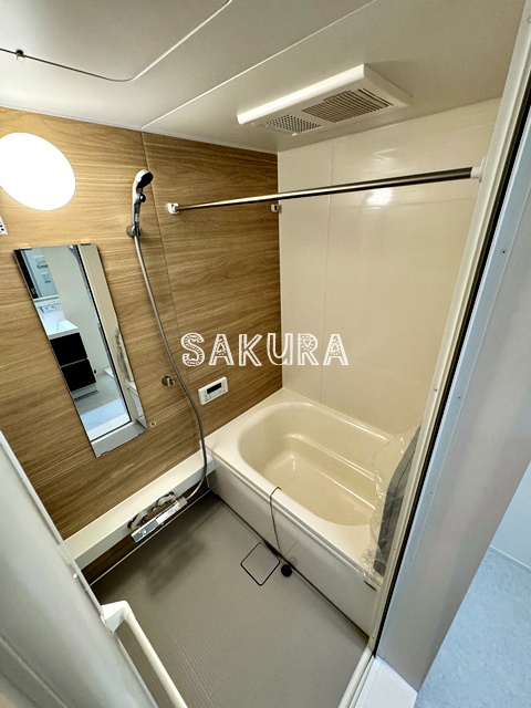 バス・シャワールーム　雨の日でも安心の浴室乾燥機付きです♪