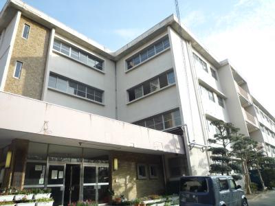 中学校　市立南小倉中学校（中学校）まで830m