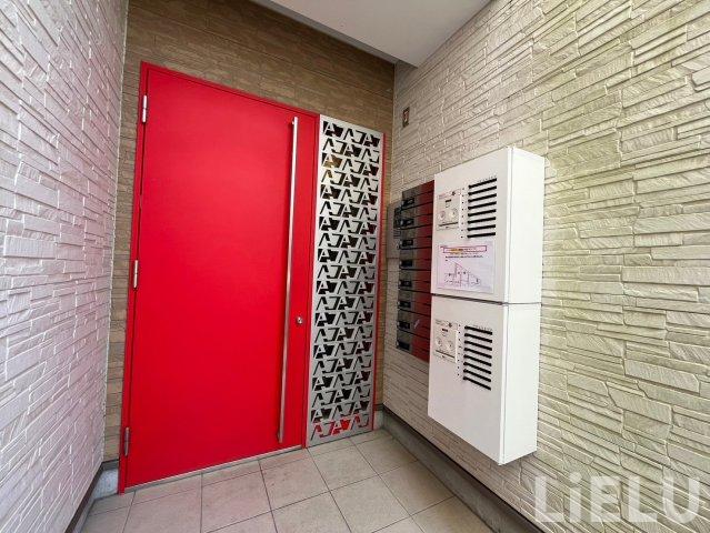 エントランス　同シリーズ物件のモデルルームになります※現況優先