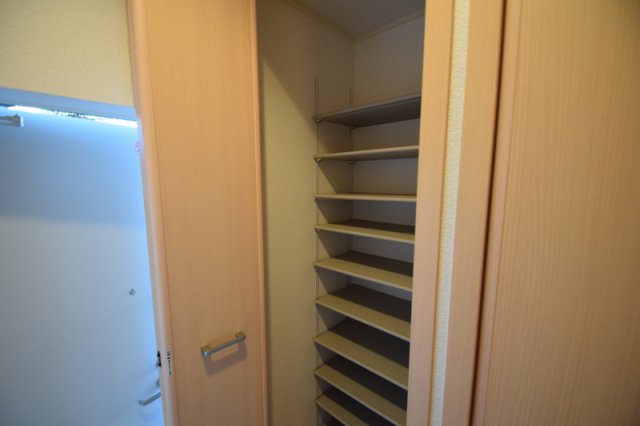 玄関　下駄箱