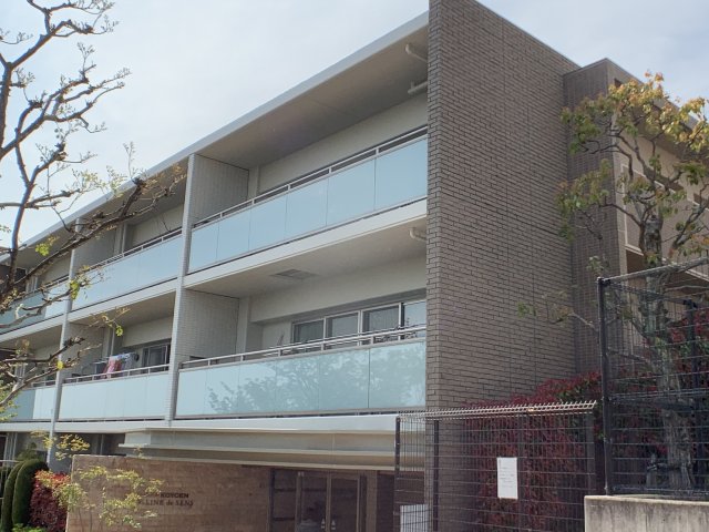 建物外観　エレベーター付きです♪