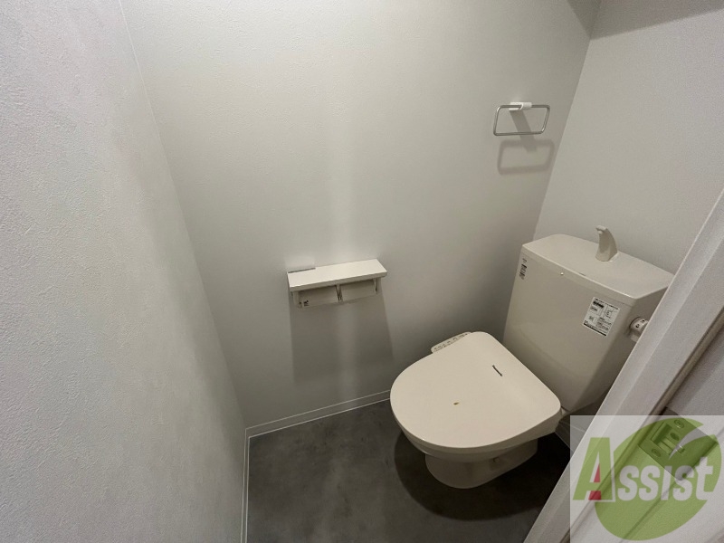 トイレ　こちらはトイレです。清潔感があり、安心して使用できます。