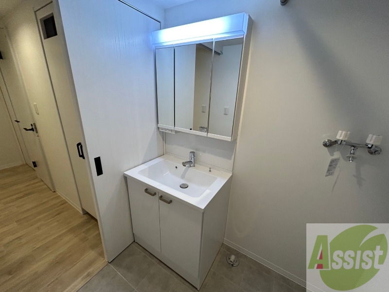 洗面設備　洗面台は独立していて使いやすそうですね。