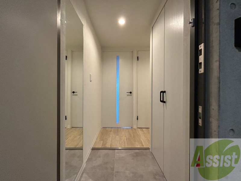 玄関　玄関の様子です。明るい印象ですね。気分もあがりそう。