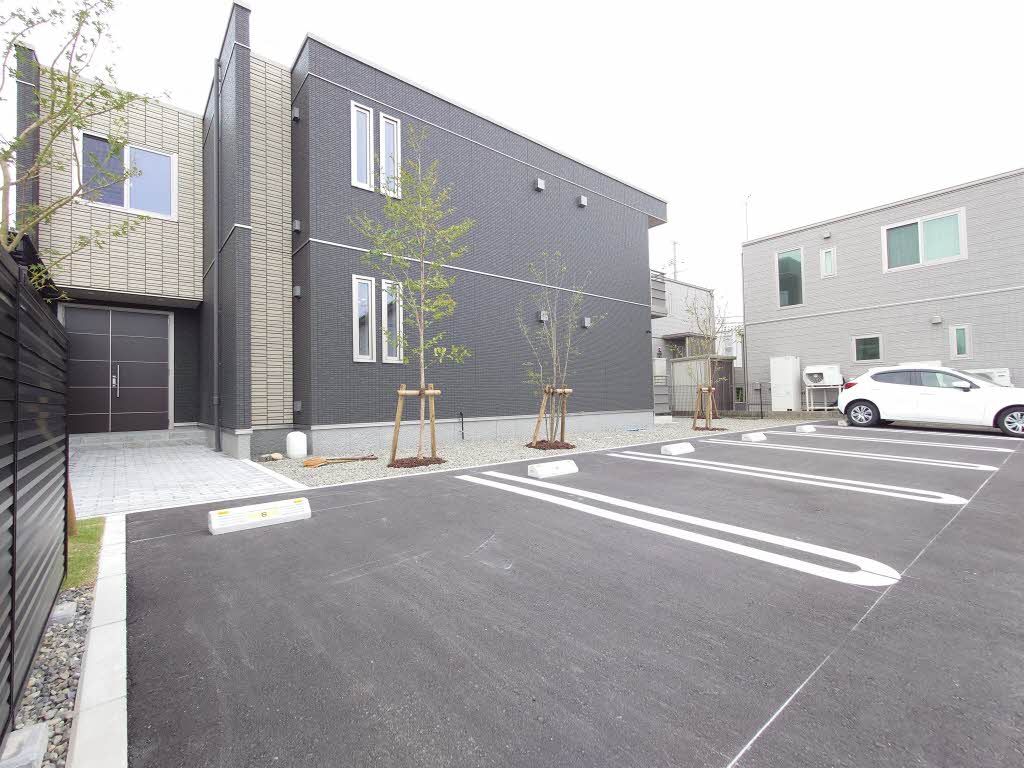 駐車場　駐車場
