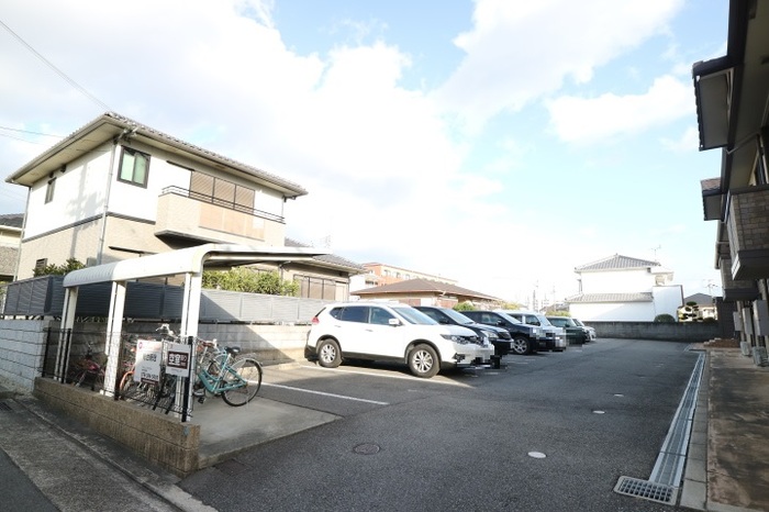 駐車場　駐車場