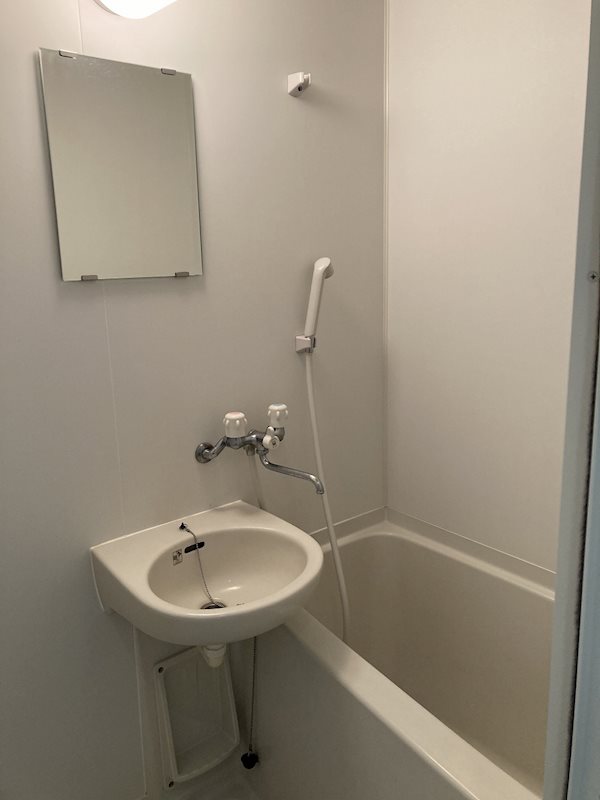 バス・シャワールーム　反転部屋参考写真