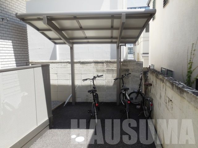 駐車場　自転車置き場