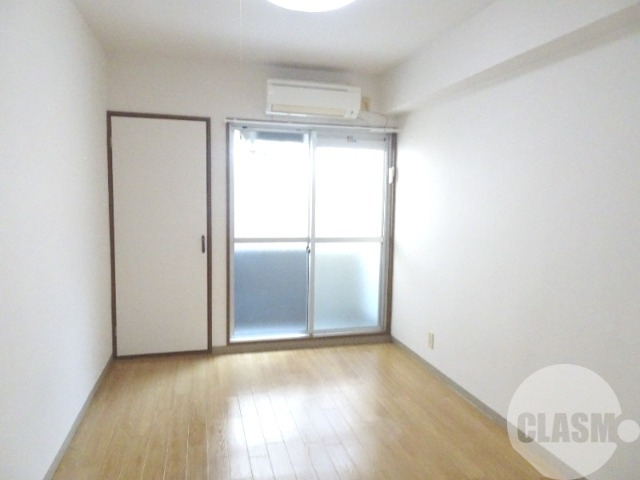 居室・リビング　明るいお部屋です♪