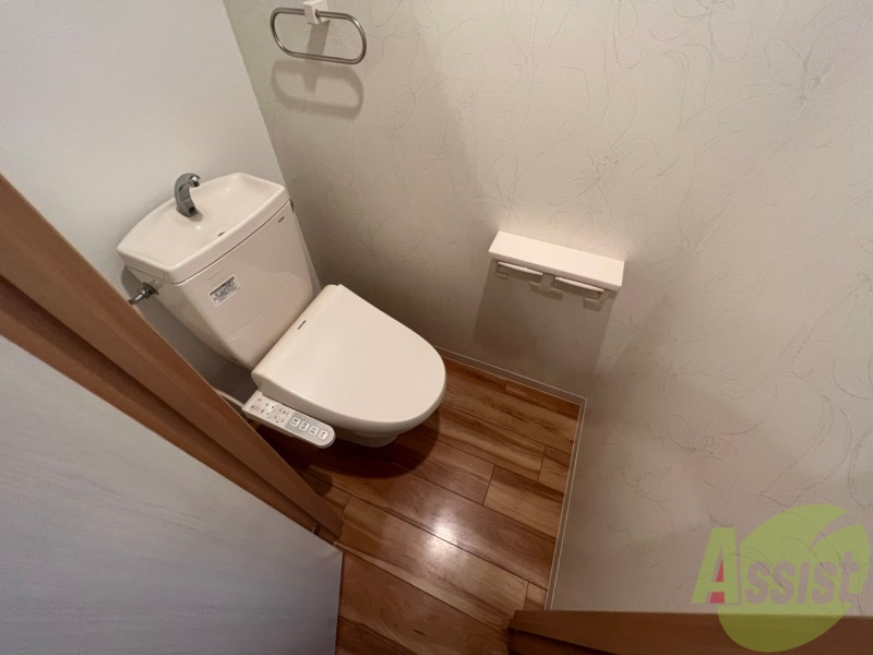 トイレ　こちらはトイレです。清潔感があり、安心して使用できます。