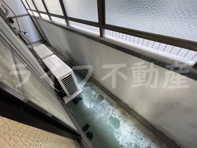 バルコニー　陽当たり良好なバルコニーです