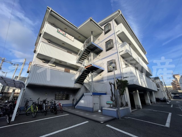 建物外観　落ち着いた雰囲気の外観です