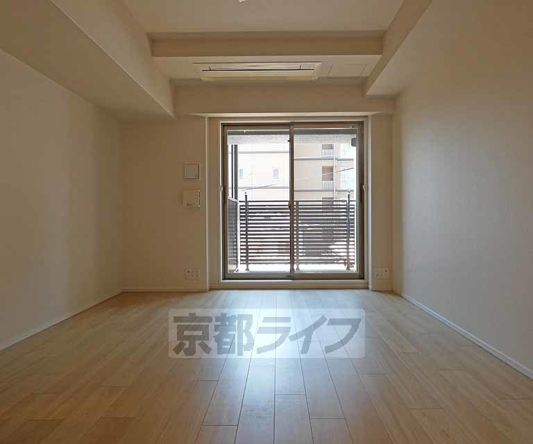 居室・リビング　広々としたお部屋です。