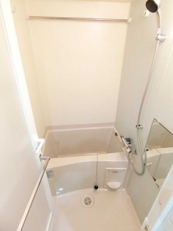 バス・シャワールーム　バス・トイレ別です