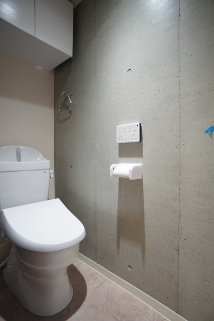 トイレ　※同タイプ別部屋の写真です