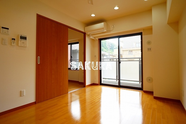 居室・リビング　開放感のあるゆったりとしたお部屋です♪