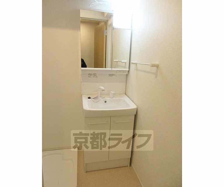 洗面設備　独立洗面台は必須ですね・