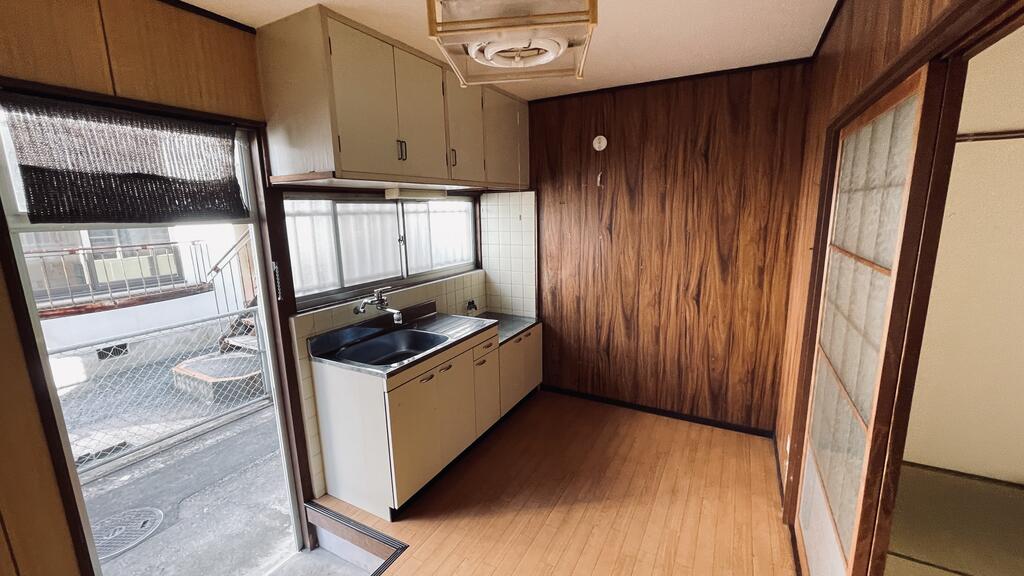 ＪＲ山陽本線 西川原駅 徒歩12分 2階建 築45年のキッチン写真