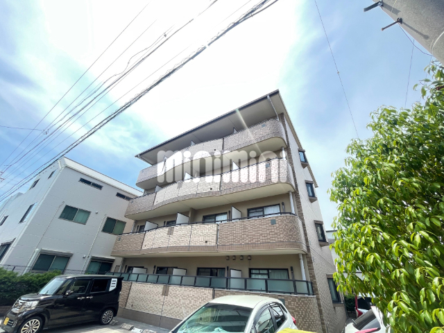 建物外観　タイル張りのマンション