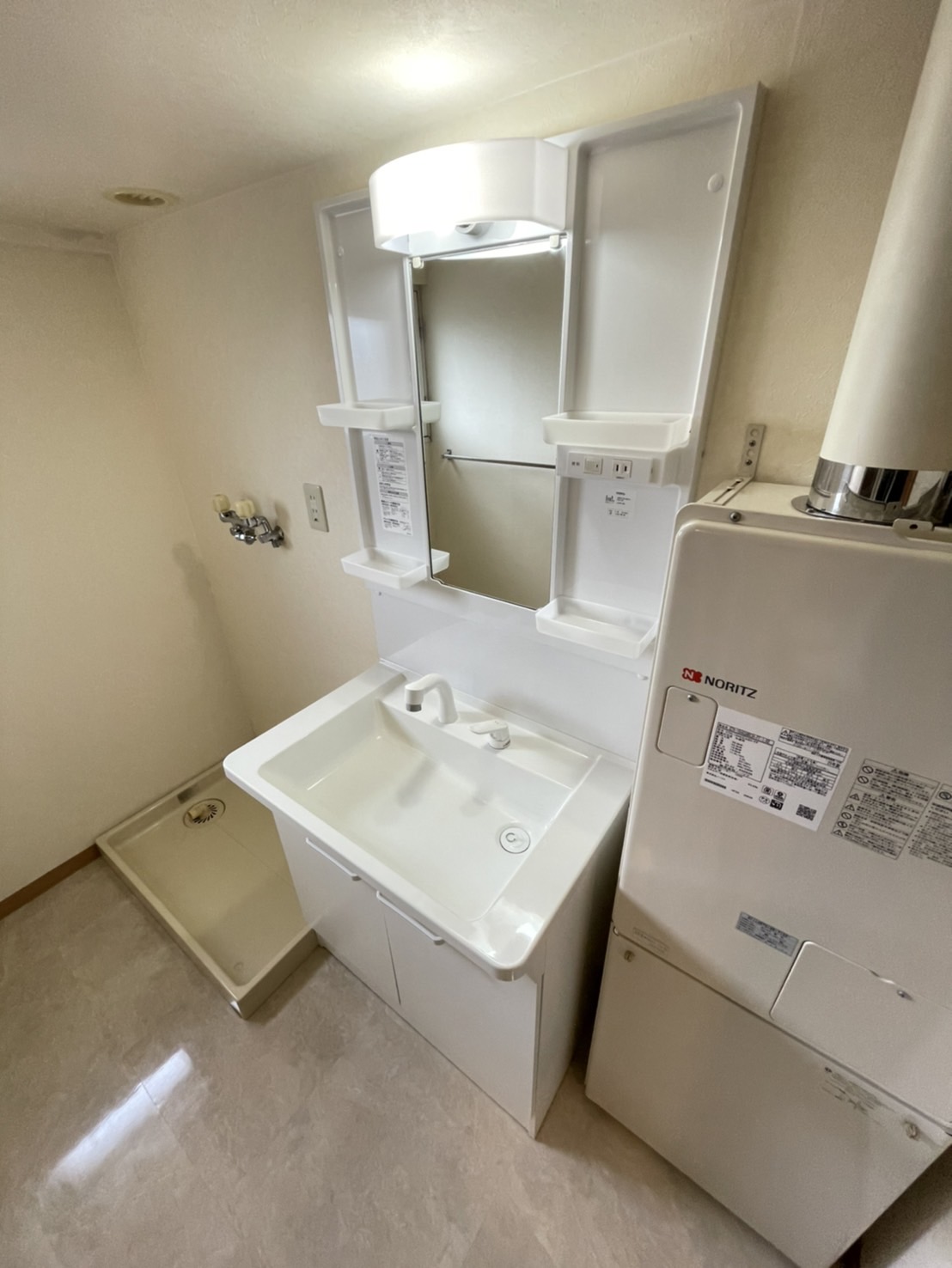 洗面設備　同じ間取りの他号室です