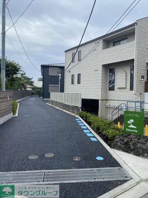 エントランス　駐車場