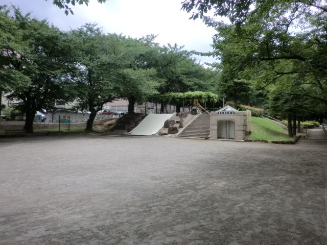公園　御嶽公園（公園）まで530m