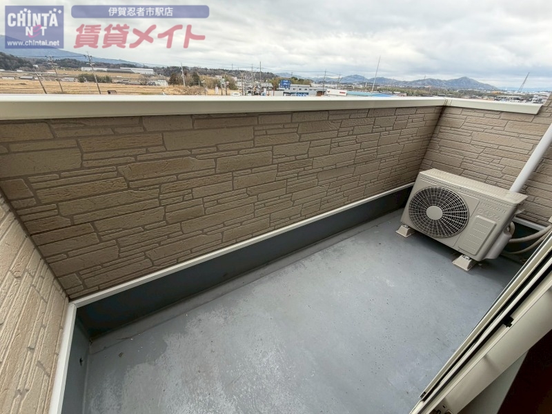 バルコニー　同物件別室反転タイプ画像