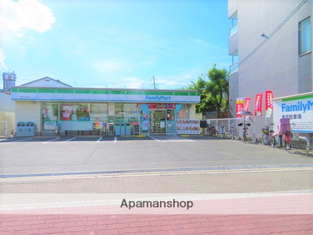 コンビニ　ファミリーマート（コンビニ）まで502m