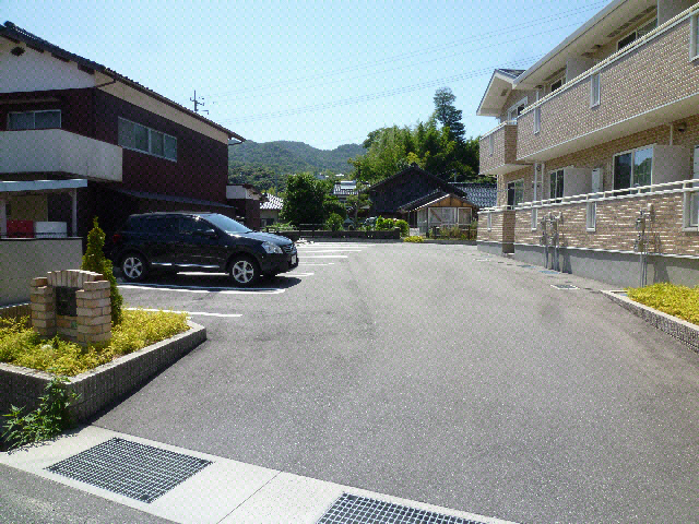 駐車場　駐車場