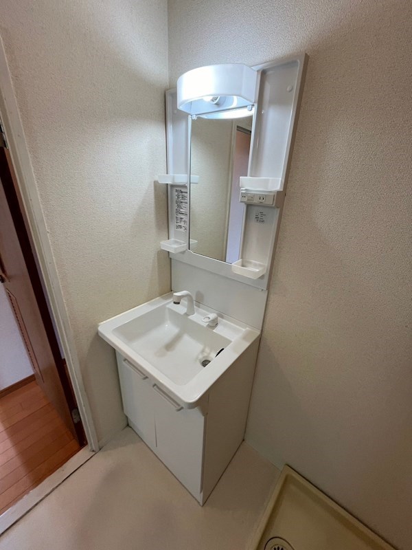 洗面設備　脱衣スペースもあります