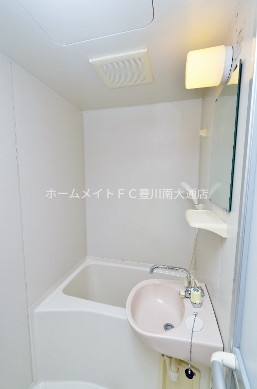 バス・シャワールーム　同型別部屋写真