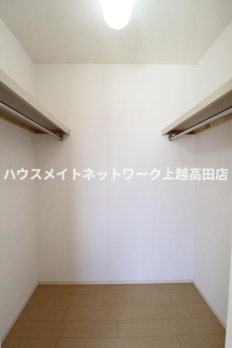収納　ウォークインクローゼット