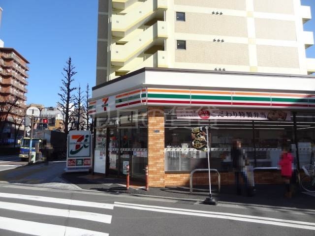 コンビニ　セブン-イレブン 川崎貝塚2丁目店（コンビニ）まで817m