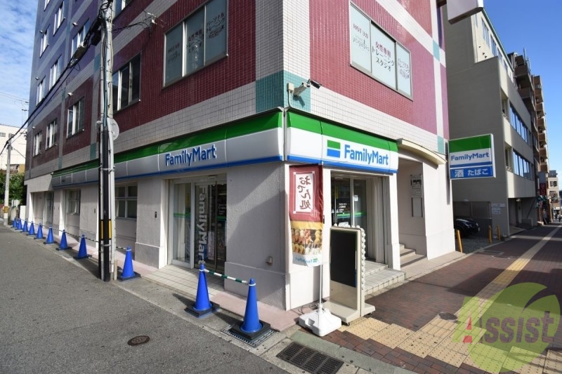 コンビニ　ファミリーマート JR灘駅前店（コンビニ）まで865m