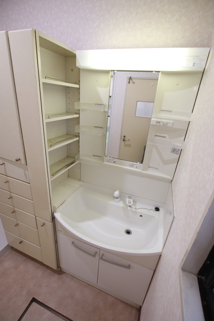 洗面設備　毎日の身だしなみに必需品